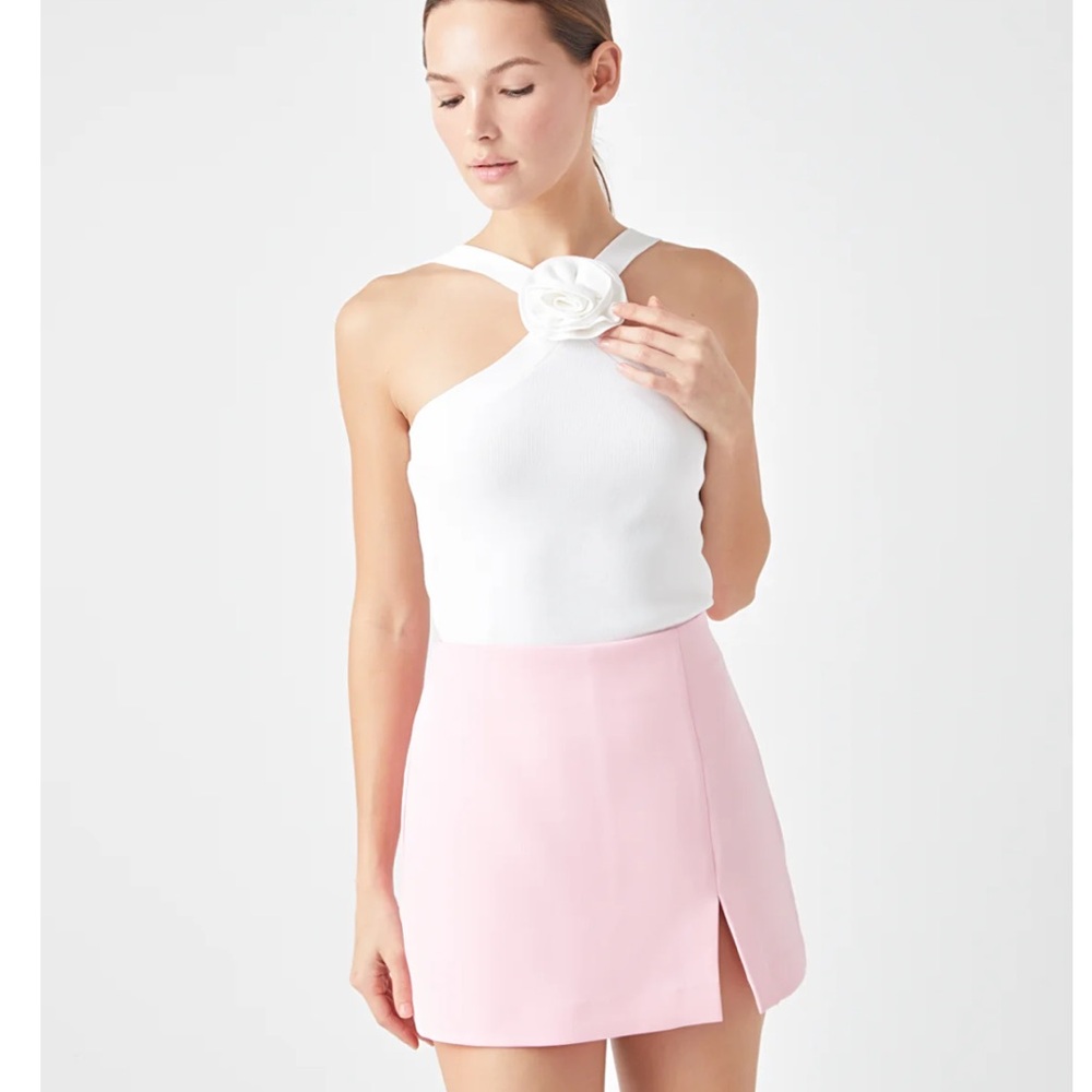 endless rose
Knit Halter Top with Flower